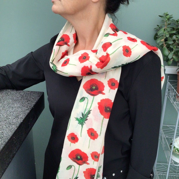 Foulard imprimé coquelicot, coquelicots sur une écharpe, cadeau écharpe imprimé fleur