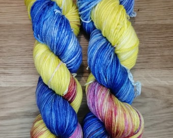 Morning Glory -Hand dyed luxury superwash extrafine  ( 19.5 micron) 100% merino dk yarn, 100g skein, 200m approx.