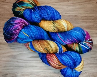 Victoria Street -Hand dyed luxury superwash extrafine  ( 19.5 micron) 100% merino dk yarn, 100g skein, 200m approx.