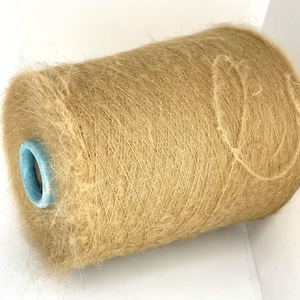 Filato di lana di alpaca, filato beige Camello su cono, filato di peso pizzo su cono, filati soffici per maglieria a mano o a macchina