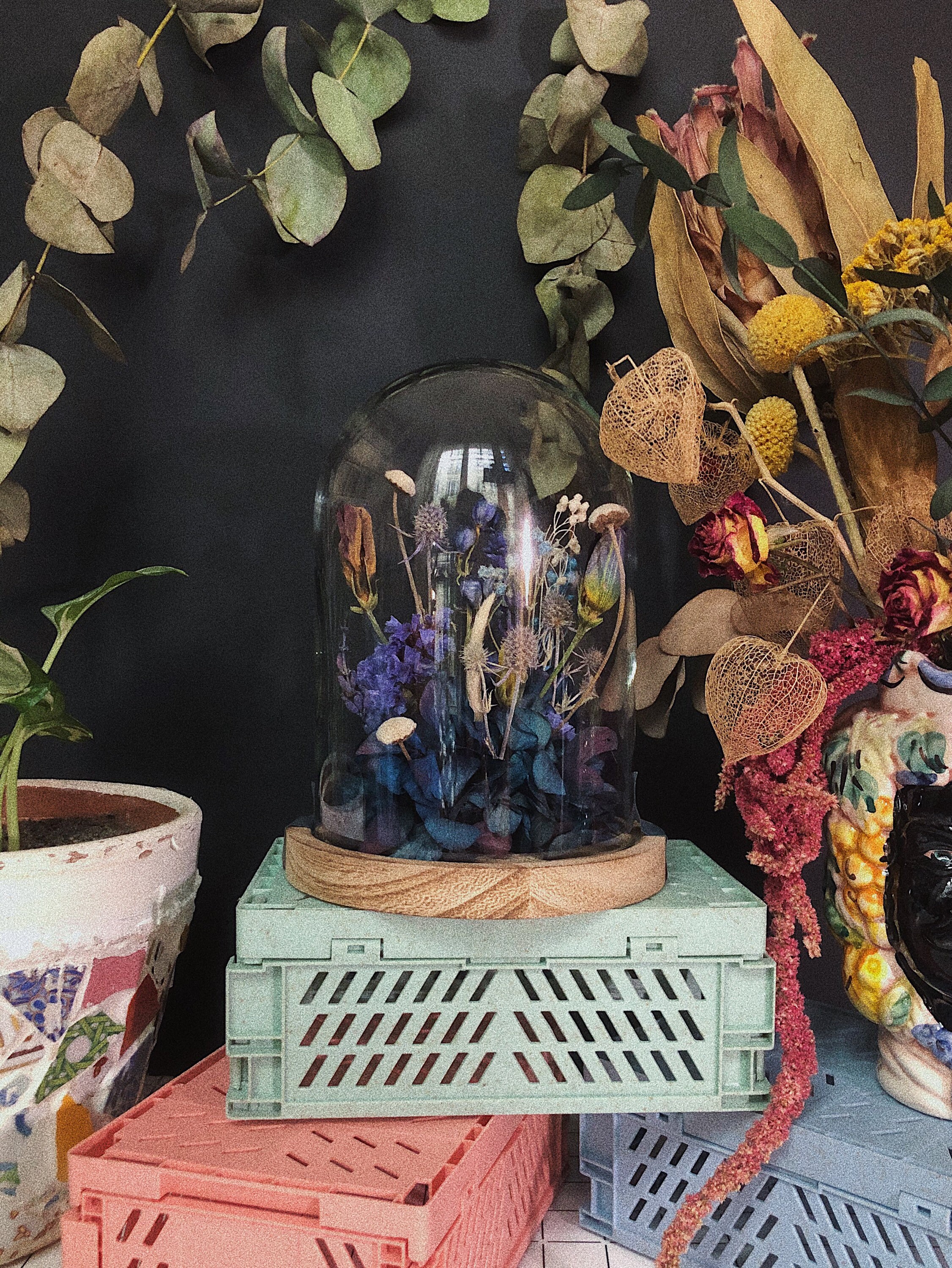 Petite Cloche de Fleurs Séchées Dans Les Tons Bleues