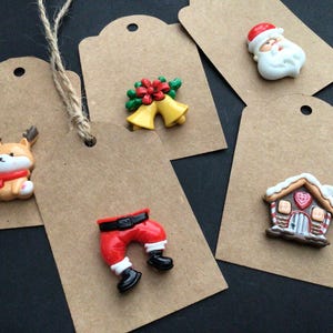5 etiquetas de regalo navideñas de calidad hechas a mano en resina 3D y cartón