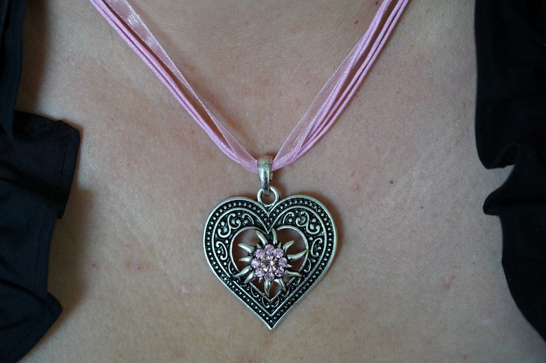 Precious wine necklace with heart,