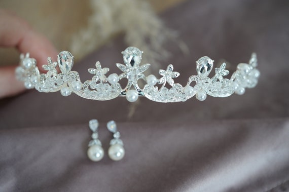 Zierliches Diadem, silber Braut Haarschmuck, weise Hochzeits Haarkrone, Set  Diadem mit Ohrringen, Geschenktipp Weihnachten -  Österreich