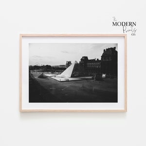 Paris Wall Art, Louvre Museum, Paris Photography, Black and White Paris Photography, Paris Travel Photo, Paris Printable, Louvre Photo