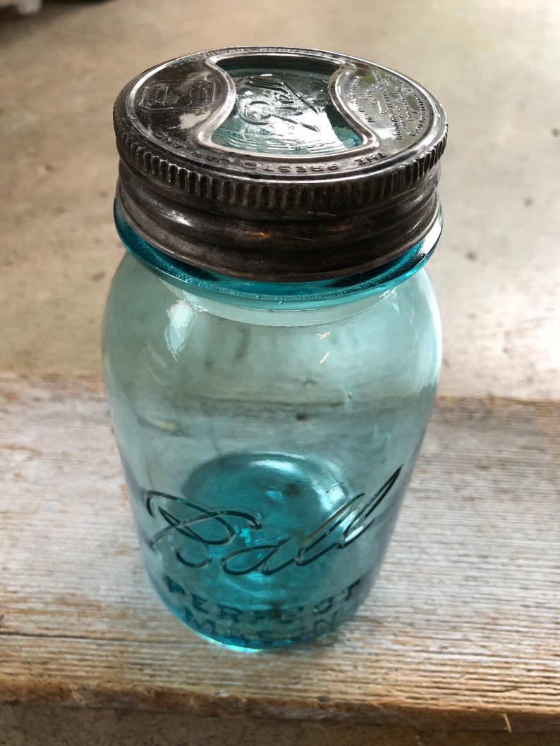 Vintage Ball Mason Jar With Good Housekeeping Lid Blue