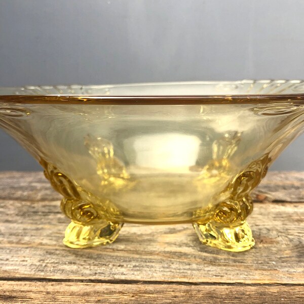 RARE! Heisey Elegant Glass Empress Sahara Yellow Dolphin Footed Large Bowl,Rare Yellow Glass, Heisey Yellow Bowl,Dolphin Footed Bowl,1940's