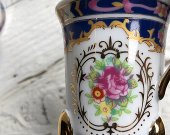 Bonhams : A fine and rare miniature marble-glazed globular