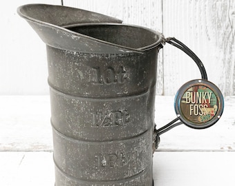 Antique Metal 1 Quart Measuring Cup/Scoop, Farmhouse Measuring Cup, Vintage Kitchen, Antique Measuring Scoop, Vintage Quart Scoop, 1910's