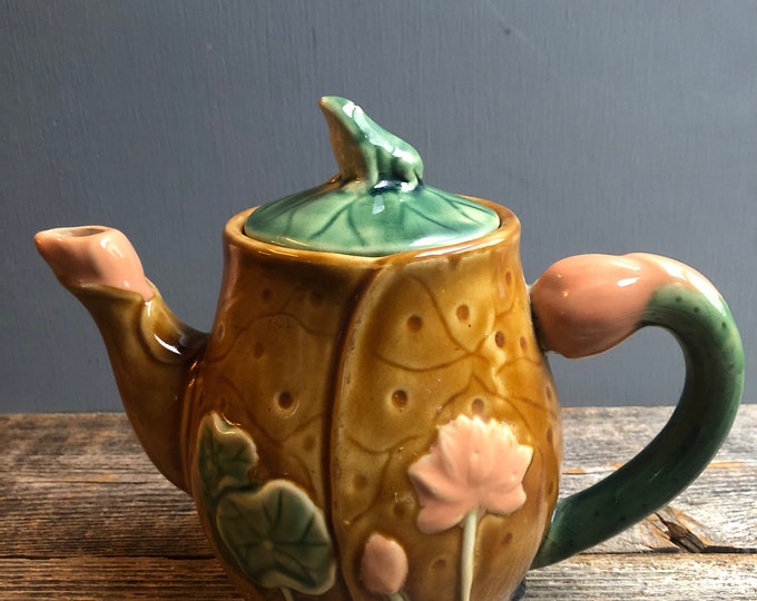 Vintage Majolica Ceramic Frog and Lily Padsteapot, Majolica Teapot