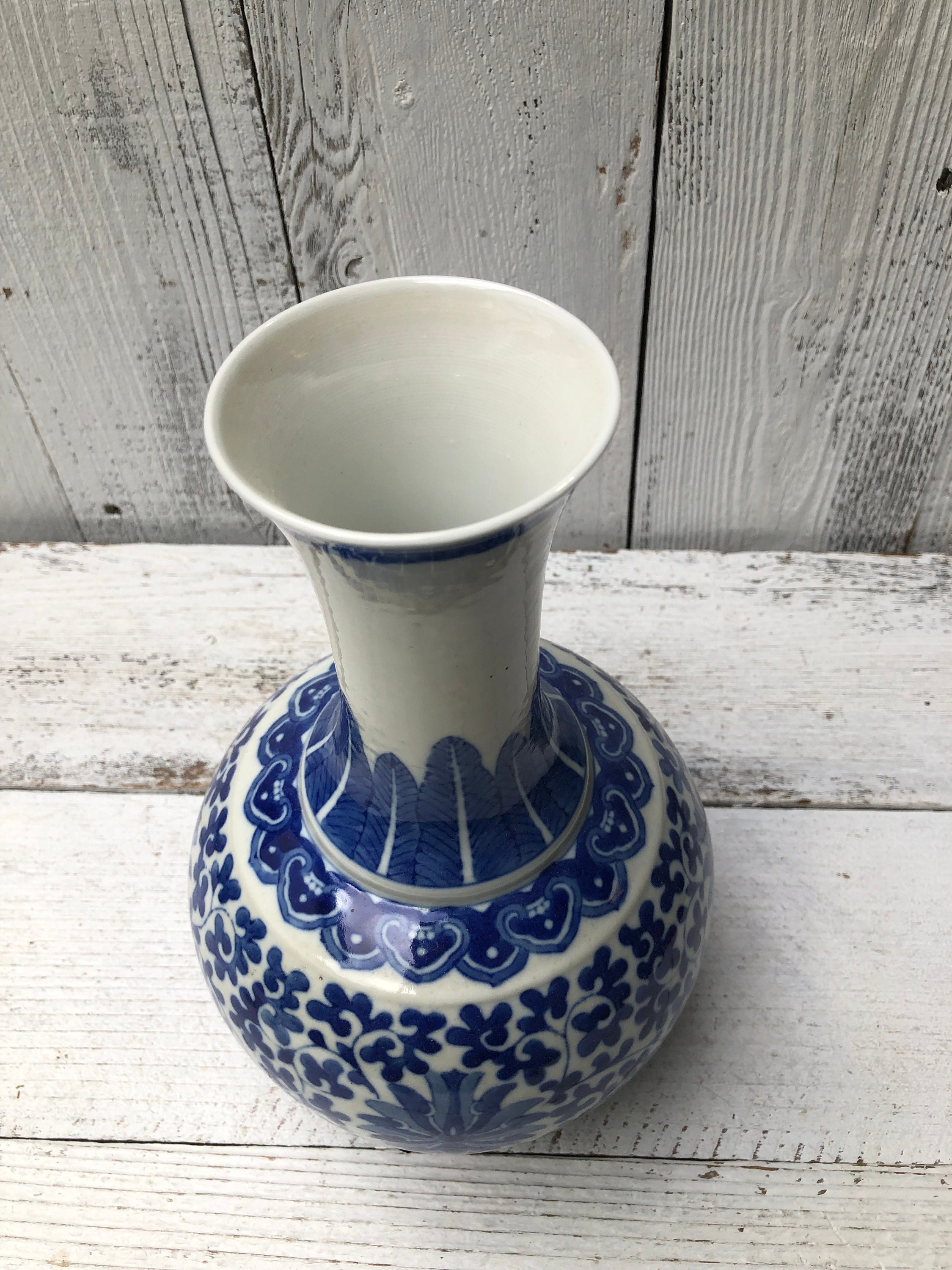 Antique Qing Dynasty Qianlong Porcelain Bottleneck Vase, Blue and