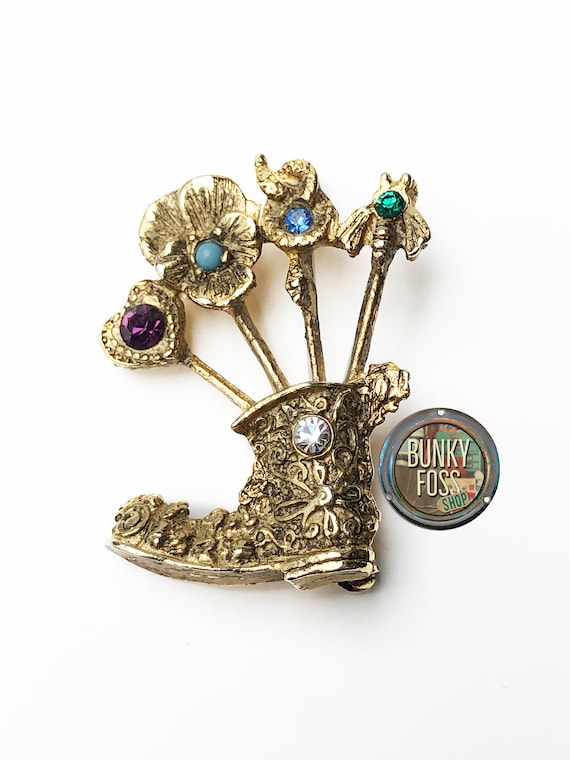 Goldette brooch discount