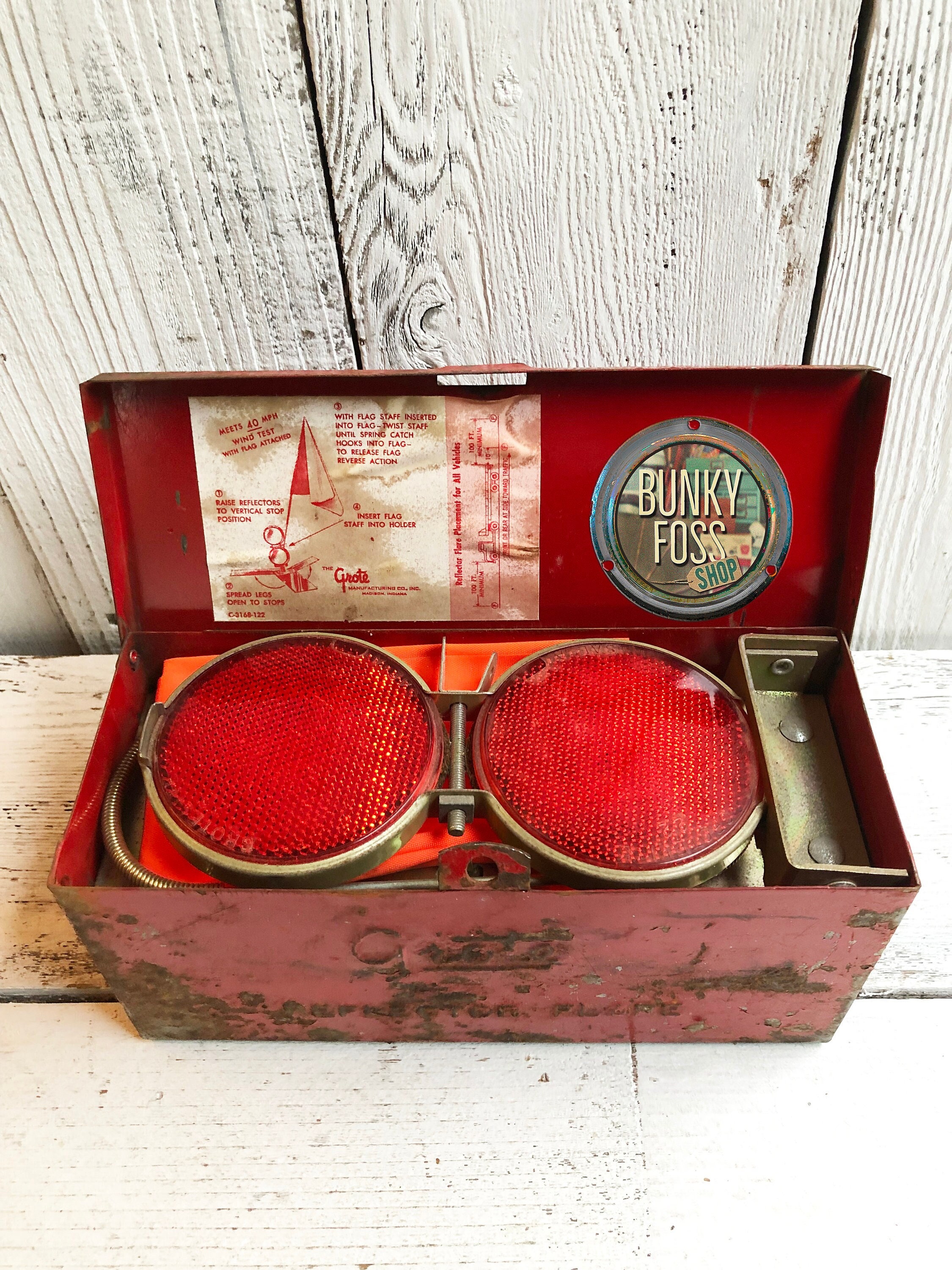 Vintage Grote Roadside Safety Kit, Reflectors & Flags, No. 87 - Etsy