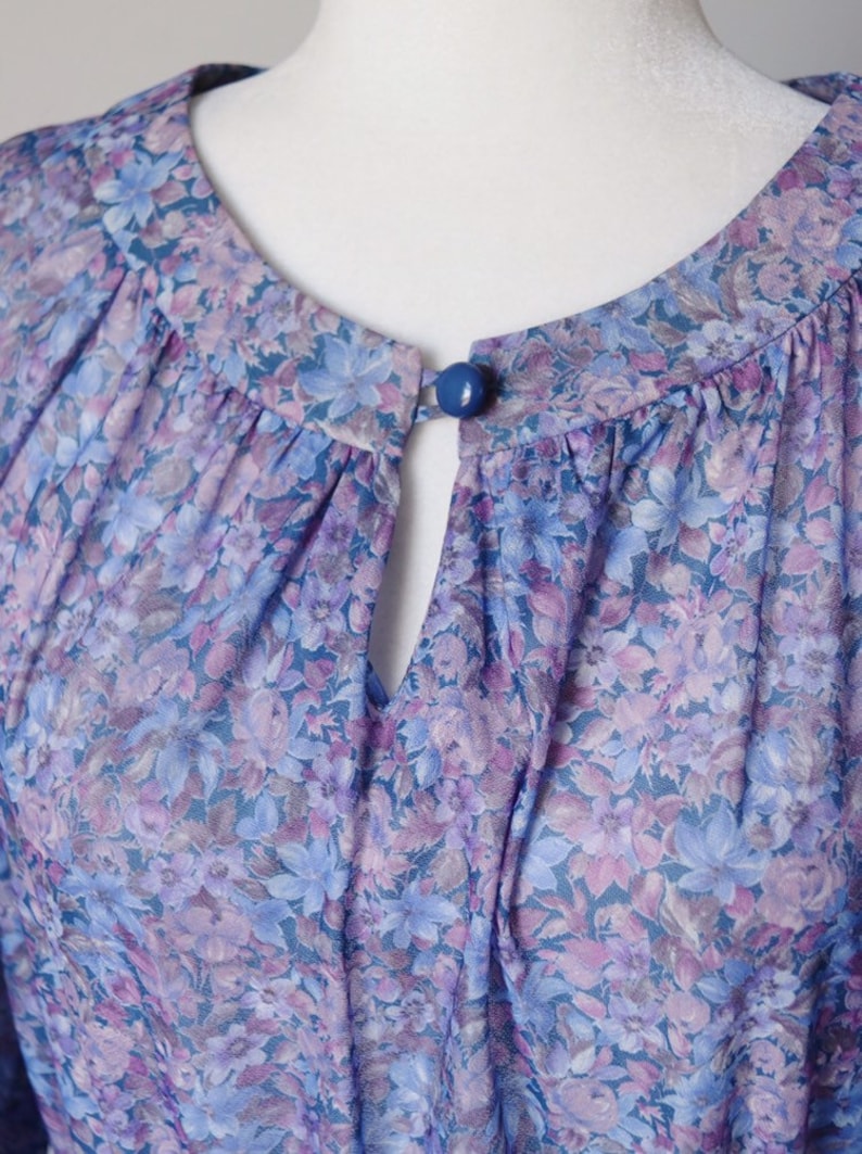 40/'s 50/'s purple /& blue floral peplum dress