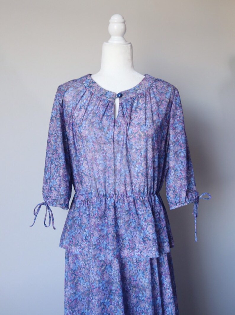 40/'s 50/'s purple /& blue floral peplum dress
