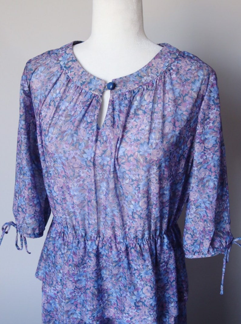 40/'s 50/'s purple /& blue floral peplum dress