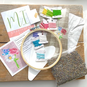 Embroidery Kit with Fragrance - Bergamot - Sachet main image 0