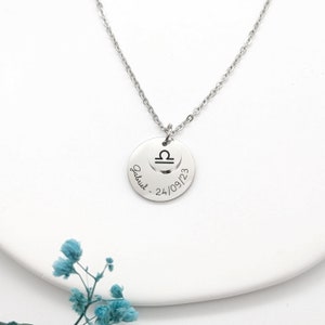 Collier femme personnalisé double médailles, Cadeau Maman, Mamie, Marraine, Cadeau Naissance, Cadeau Nounou, Cadeau Fête des mères image 2