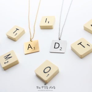 Collar inicial personalizado Scrabble Letter medalla cuadrada para grabar, regalo de la abuela, regalo del día de la abuela, regalo de Navidad de la abuela