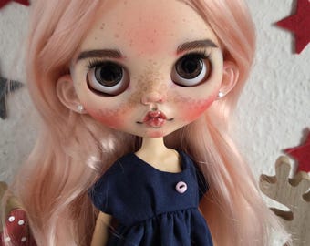 Bambola Blythe OOAK: base TBL, bambola artistica personalizzata, orecchie a sventola, espositore da collezione