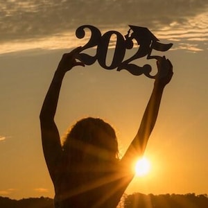 Graduation sign, Senior 2026 signage, sign for graduation photoshoot, graduation sign for pictures, graduation decor, YEAR 1