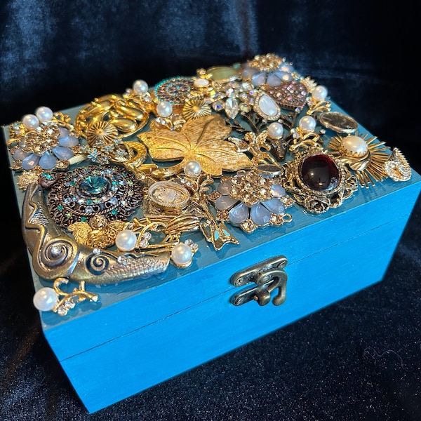 Jeweled Keepsake Jewelry Box in Blue