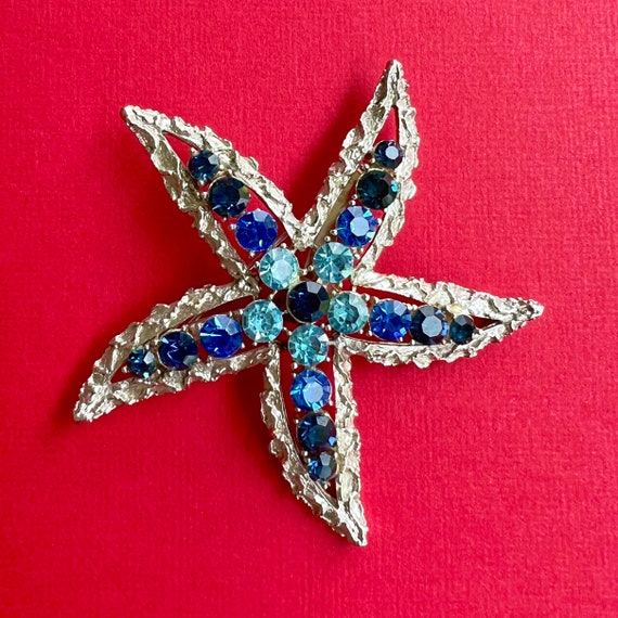CORO Silver Tone Starfish Brooch Set with Blue To… - image 1