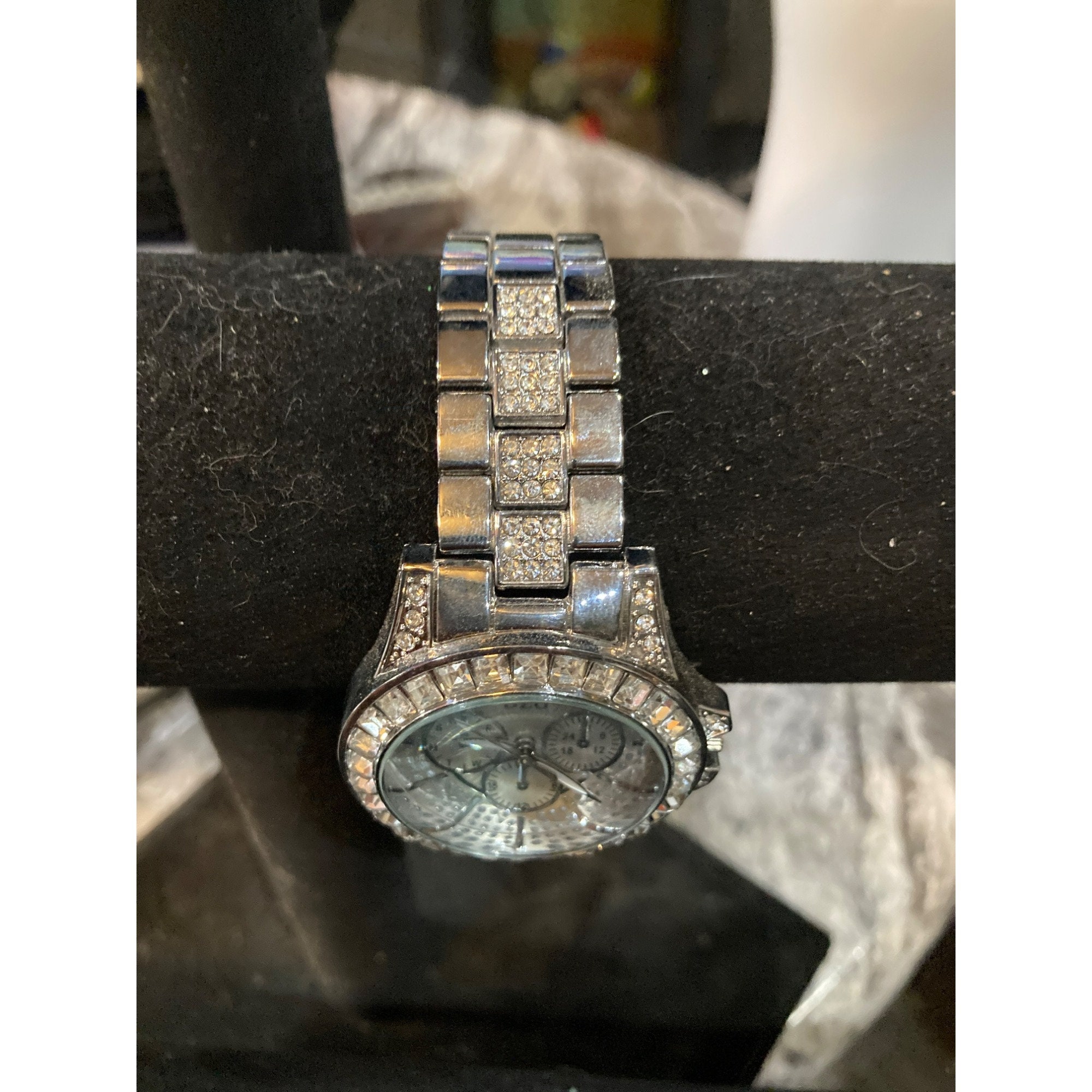 DZG Fashion Watch Men's Quartz Movement Designer Style Watch