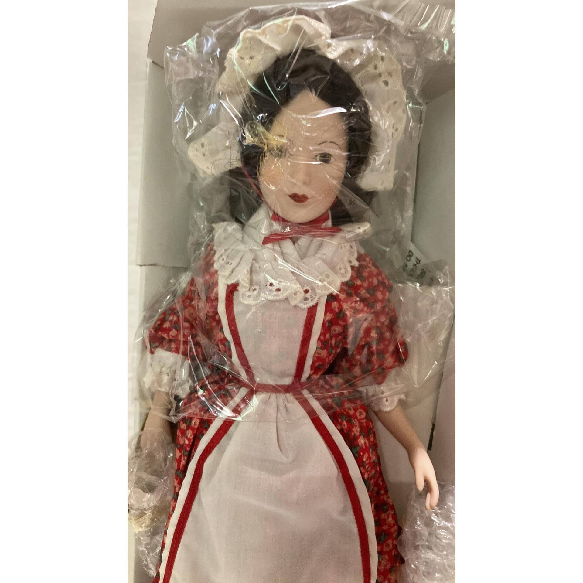 フランクリン ミント 磁器人形 - 13 植民地のメイド