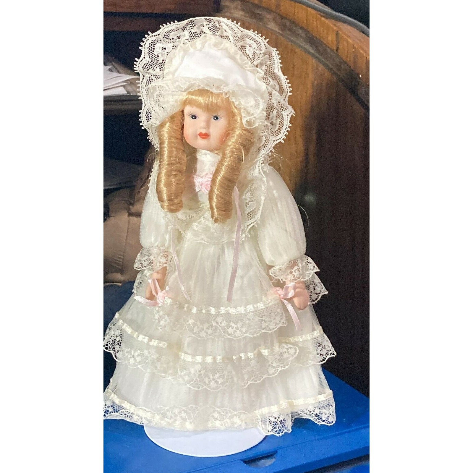 アンティークドール　ヴィンテージドール Vintage 8'' Porcelain Doll With Stand , Made in China, White