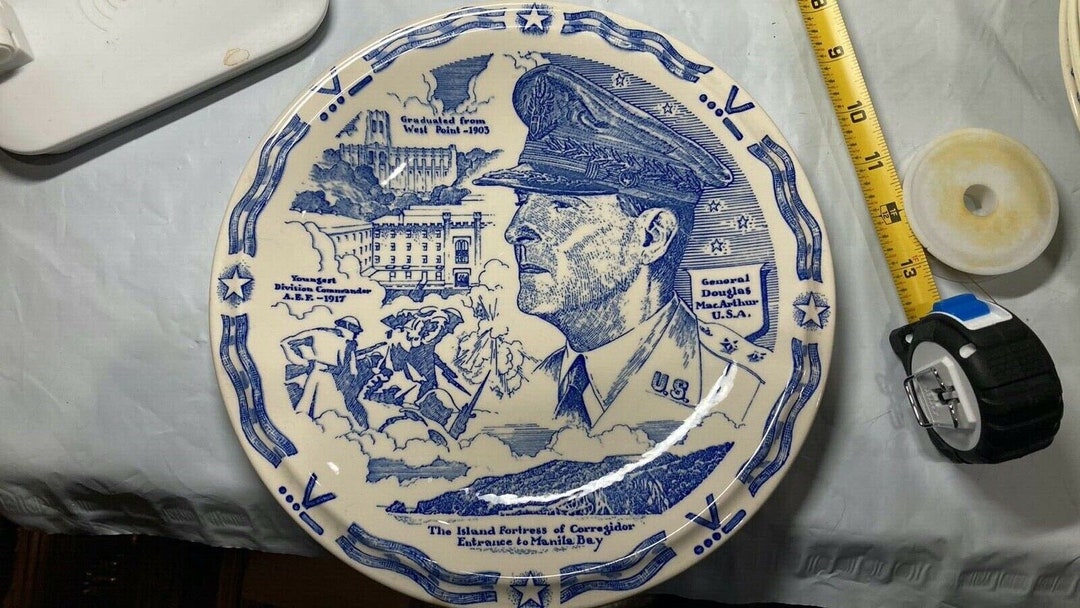 Vernon Kilns Pottery 'general Douglas Macarthur' WWII Souvenir