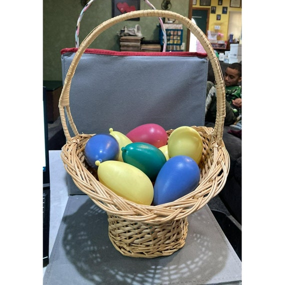 大きなプラスチックの卵が12個入った美しいバスケット - Etsy 日本