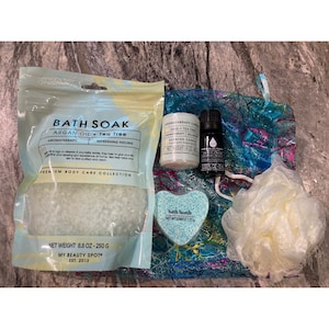 Aromatherapy Spa Gift Set: Bath Soak Sage & Tea Tree Candle Argan Oil Bath Bomb Loofah