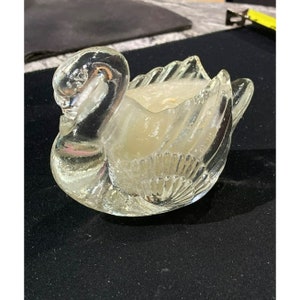 4&#39;&#39; clear glass swan candle holder