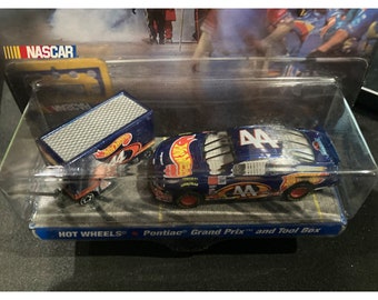 Hot Wheels Racing 1999 Pit Crew Pontiac Grand Prix & Tool Box #44