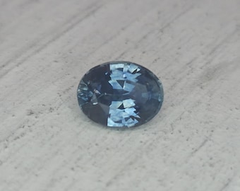 0.95 ct Montana Sapphire: Oval Cut Blue Gemstone