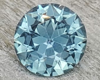 0.88 ct Montana sapphire. Round brilliant ready for the setting of your choosing. Amazing VVS clarity. Beautiful sky blue gemstone.
