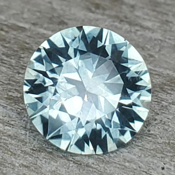 carat Montana Round brilliant sapphire ready for the setting  of your More rare than a Amazing