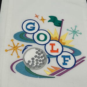 Retro Golf on the Green Embroidered Tea Towel – Vintage Golfer Decor – Cotton Flour Sack Towel – Gift for Golfer – Father’s Day Gift