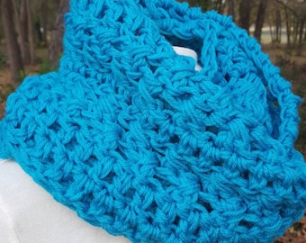 Crochet infinity scarf . Beautiful Blue/turquoise color yarn. Cowl, Circular scarf, Neck-warmer  Fall/winter scarf