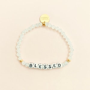 Pulsera de cristal con palabra personalizada • Nombre delicado personalizado • Regalo de amistad apilable • Pulsera de cuentas con letras con palabras, nombres o iniciales