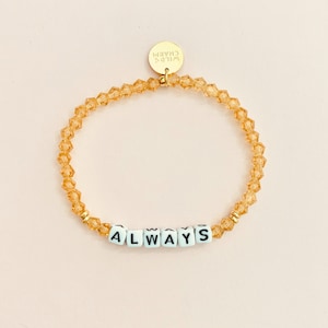 Pulsera con palabra personalizada Harvest • Nombre delicado personalizado • Regalo de amistad apilable • Pulsera de cuentas con letras con palabras, nombres o iniciales