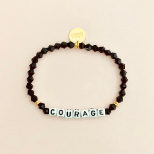 Pulsera personalizada con palabra de medianoche • Nombre delicado personalizado • Regalo de amistad apilable • Pulsera de cuentas con letras con palabras, nombres o iniciales