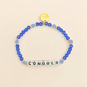 Pulsera de caridad con palabra personalizada para autismo • Nombre delicado personalizado • Regalo de amistad apilable • Pulsera de cuentas con letras con palabras, nombres o iniciales