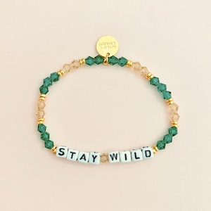 Pulsera personalizada con la palabra Machu Picchu • Nombre delicado personalizado • Regalo de amistad apilable • Pulsera de cuentas con letras con la palabra, el nombre o las iniciales