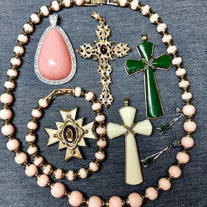 New Price-Avon Jewelry Lot Beautiful 8pcs - #1021