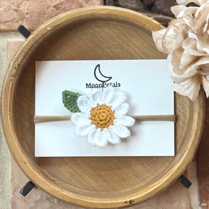Crochet daisy headband Baby Daisy hair clip Crochet crown Newborn flower crown Boho Daisy headband knit Daisy hair clip Crochet flower clip