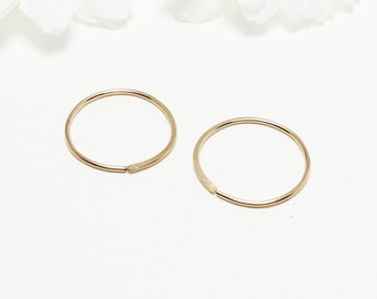 minimalist earrings, minimal earrings, hoop earrings, small hoop earrings, tiny hoop earrings, small gold hoops, hoop earring | Minute Hoops