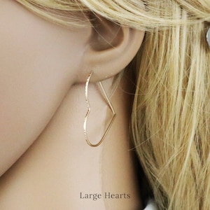 Thin Gold Heart Hoop Earrings, Line Hammered, Sister Mother Daughter Earrings Gift, Minimalist Delicate Earrings, Open Hoops | Heart Hoops
