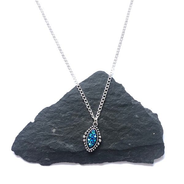 Iridescent Druzy Necklace, Gemstone Crystal Necklace, Dangle Vintage Y2K Necklace, Boho Sparkle Crystal Jewellery, Aesthetic Hippie Necklace